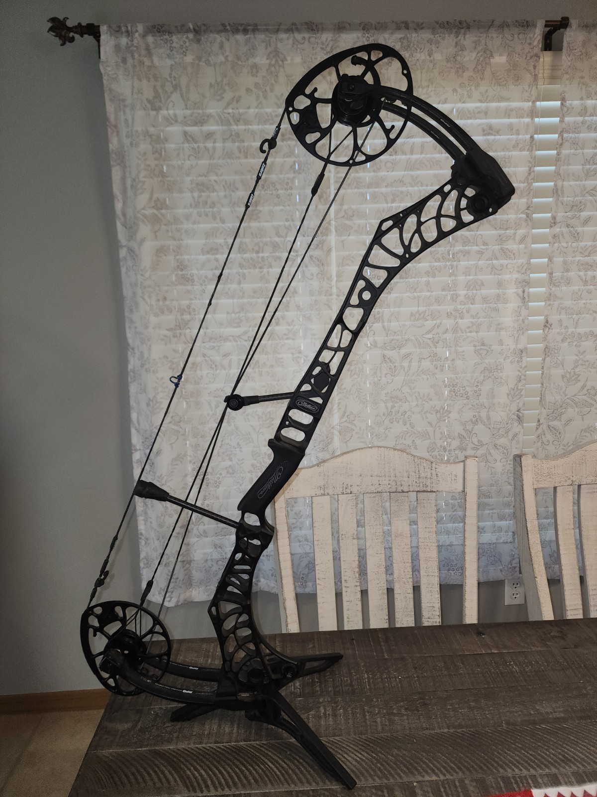 Matthew's Phase 4 Bow 33 Left Hand