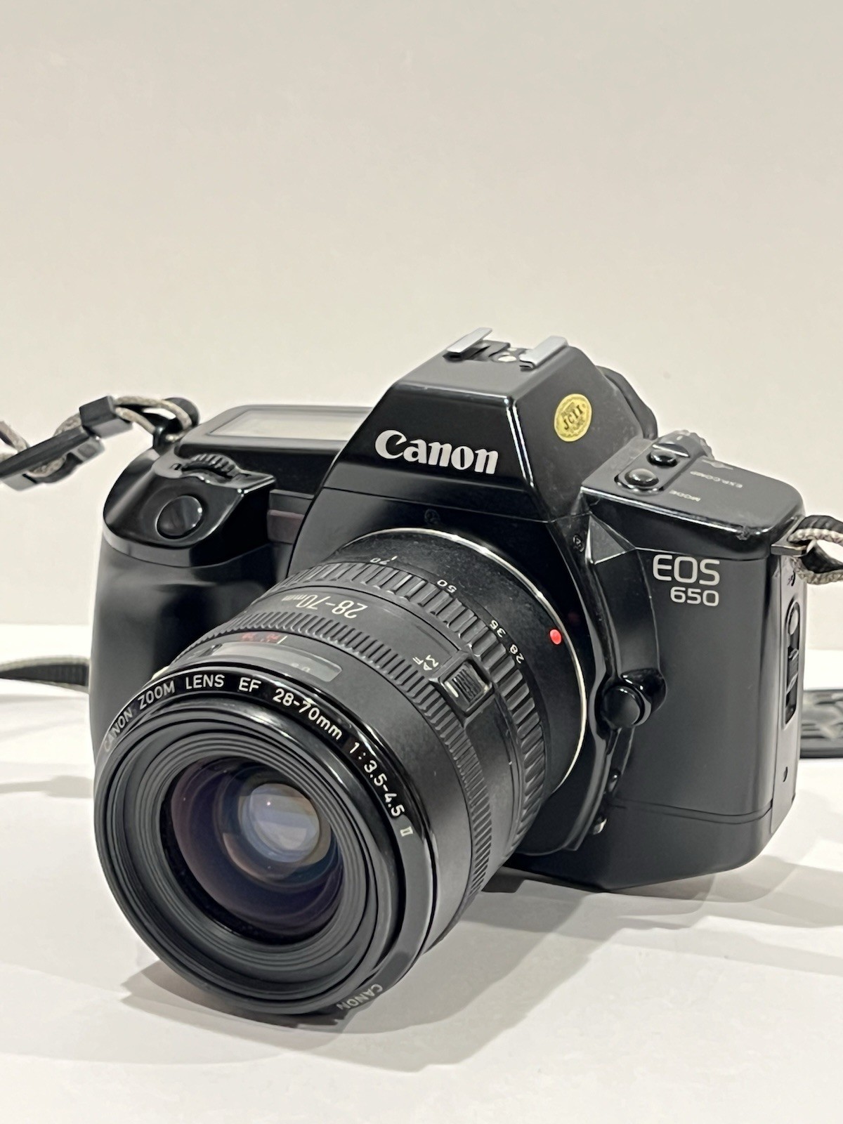 Canon EOS 650 Film Camera W/ Canon EF 28-70mm f/3.5-4.5 Zoom Lens - EXCELLENT