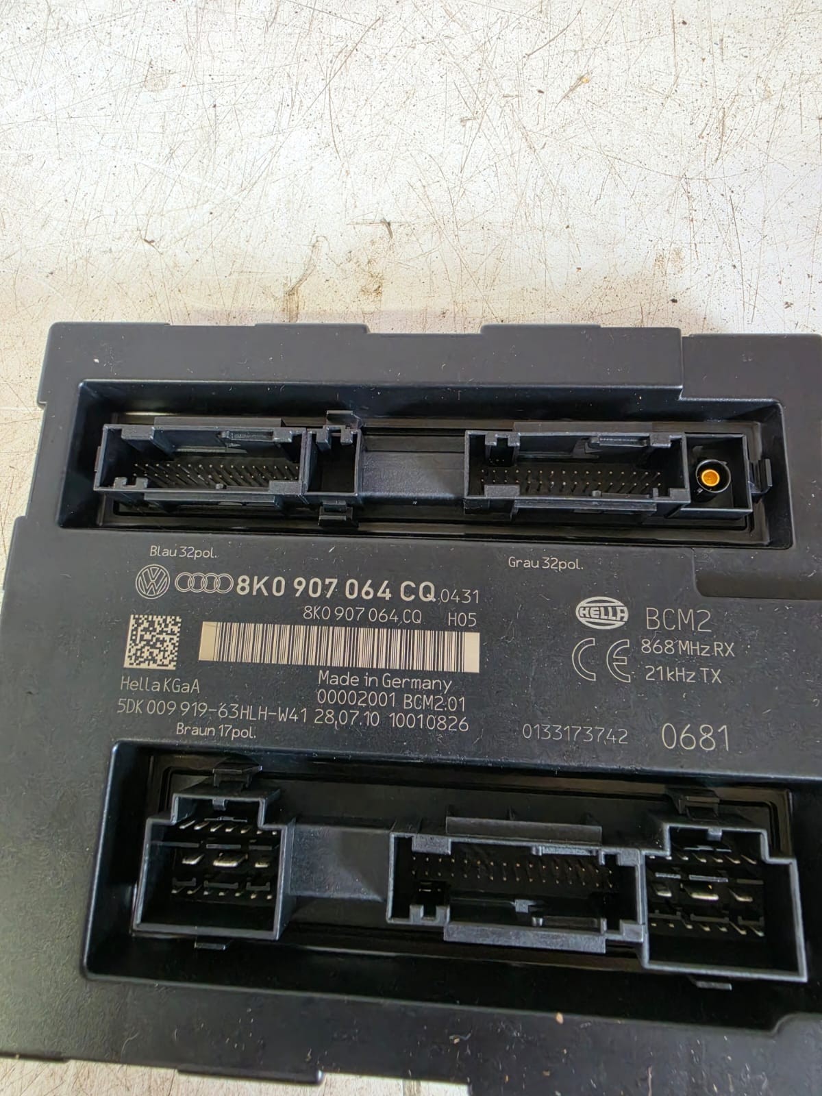 AUDI Q5 2010 BODY CONTROL MODULE BCM 8K0907064CQ