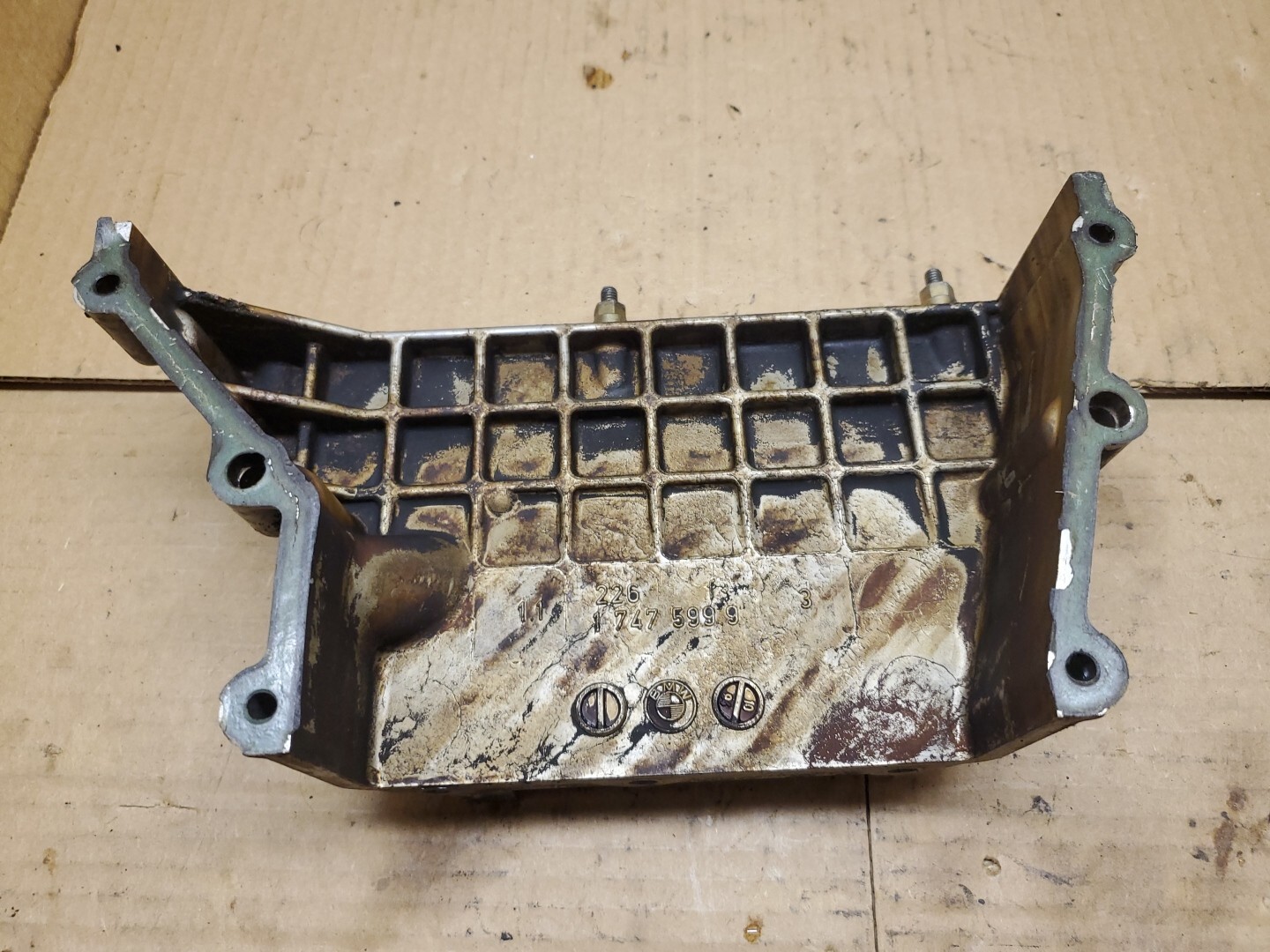 Left Upper Engine Timing Cover | Fits 93 94 95 96 97 98 BMW 740i