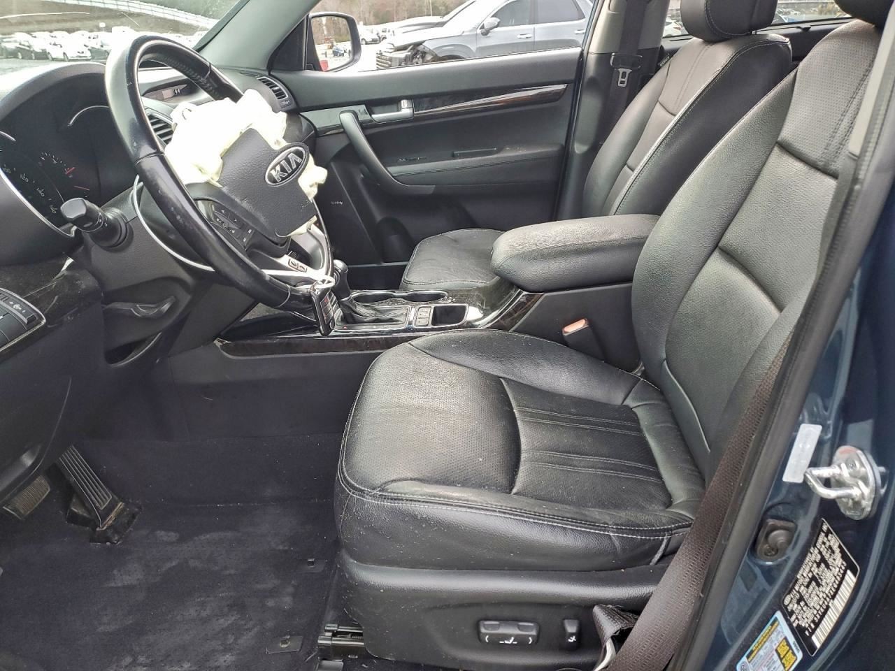 SORENTO 2014 Glove Box 4960667