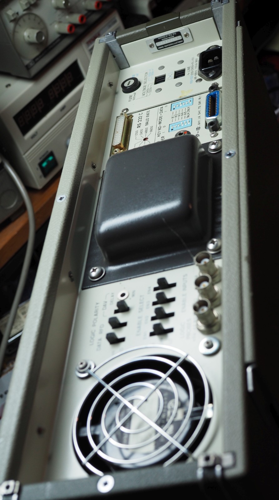 HP 8170A Logic Pattern Generator Hewlett Packard, Powers up. Vintage.