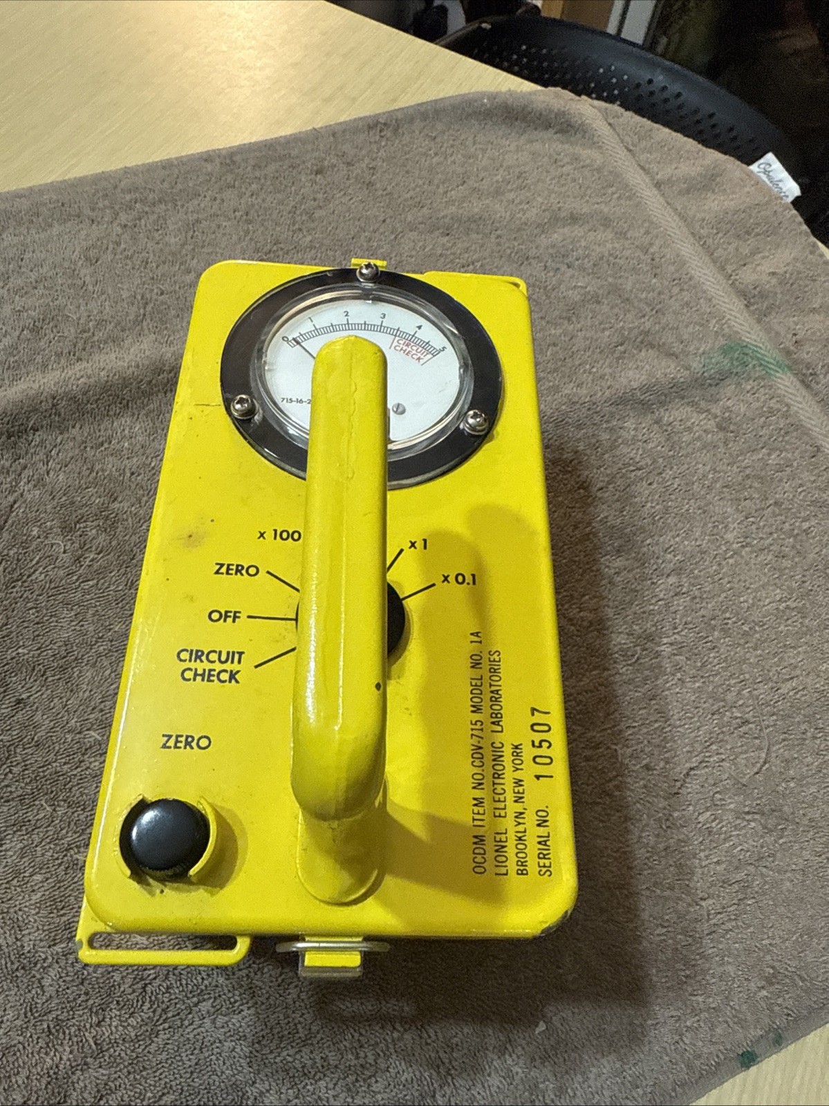 Vintage Victoreen Radiological Survey Meter CDV-715 Model No. 1A Geiger Counter