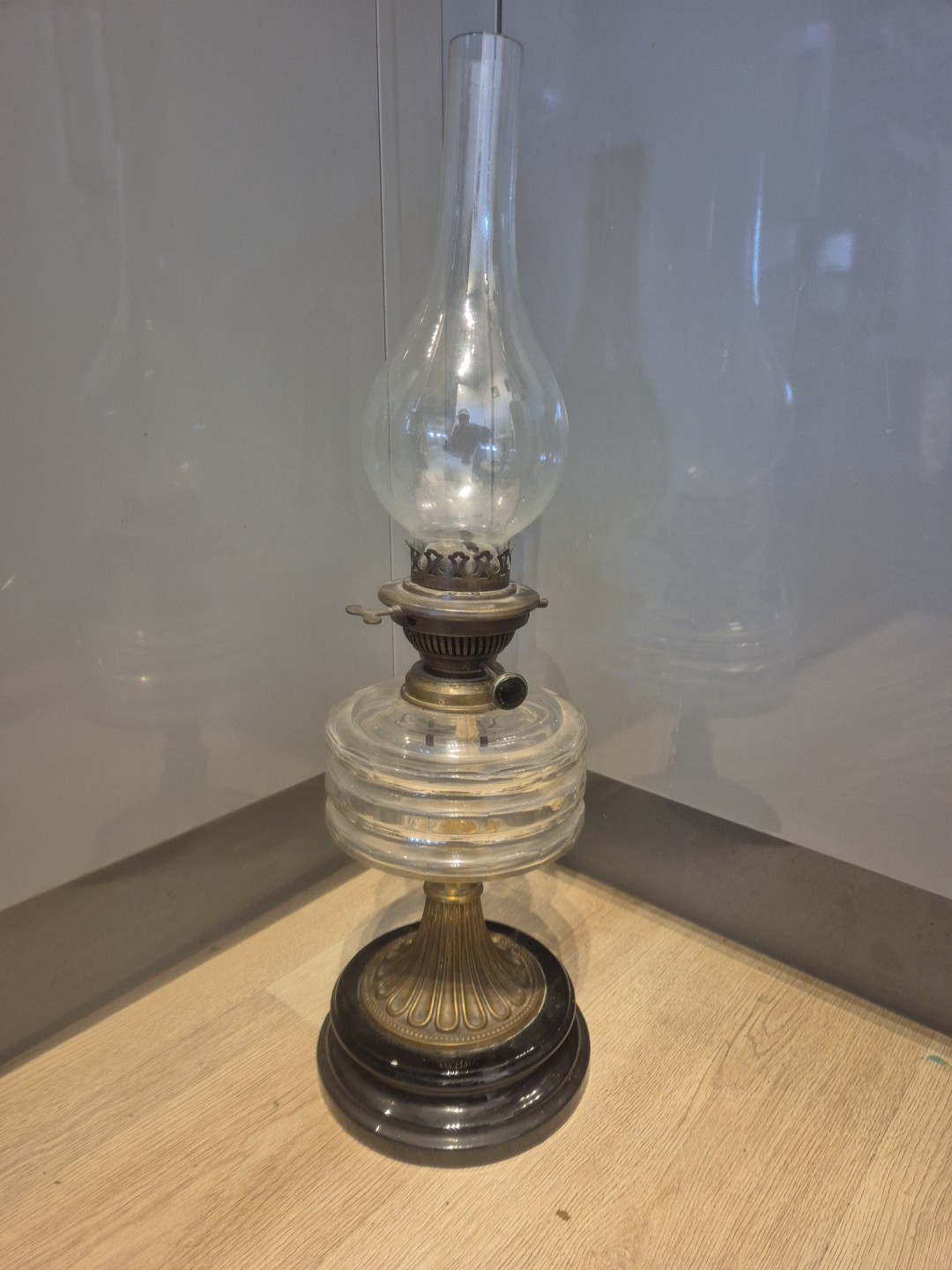VICTORIAN oil lamp messengers duplex burner Clear Glass Brass Base Heavy 60cm