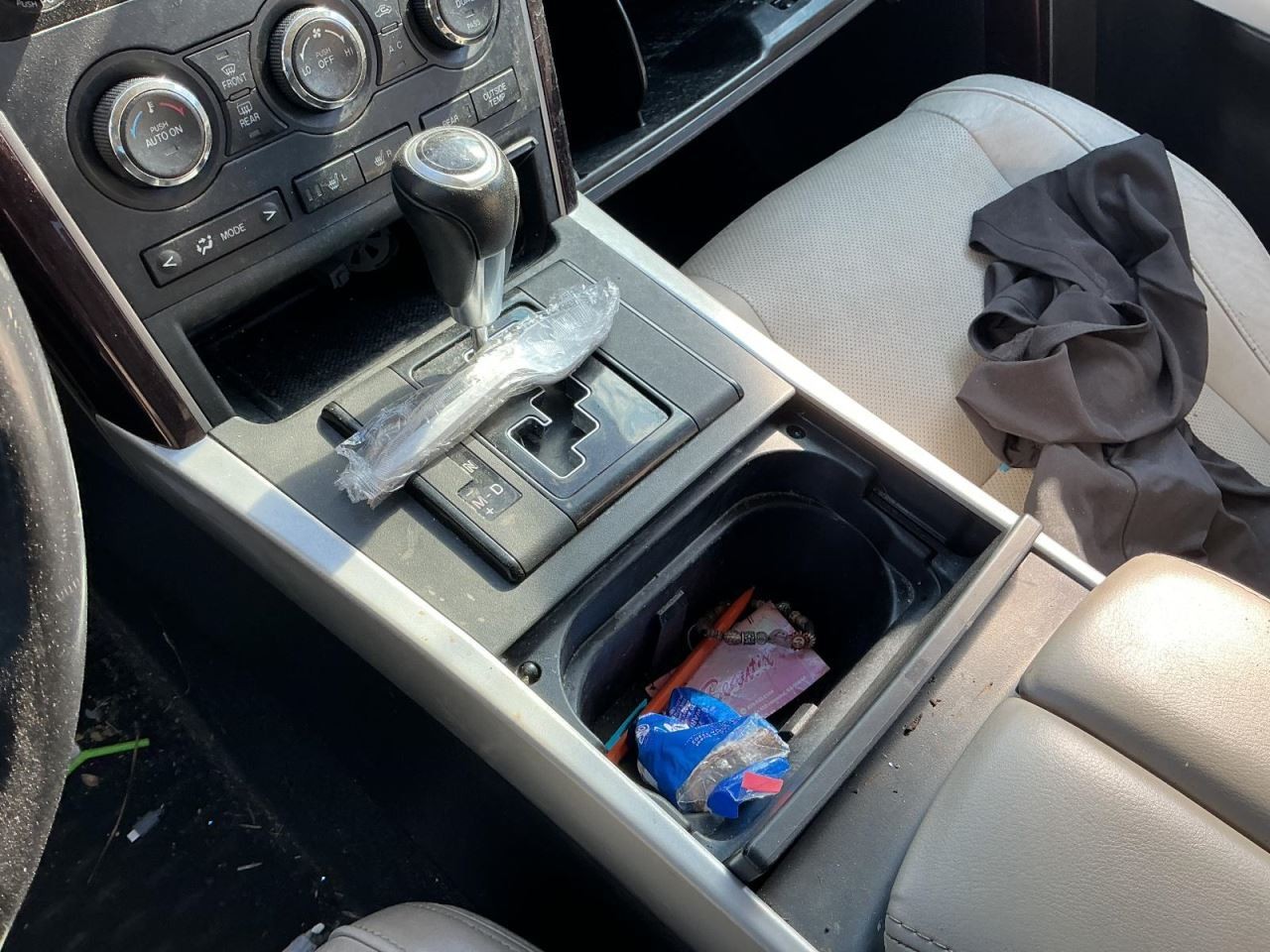 CX-9 2015 Glove Box 4996553