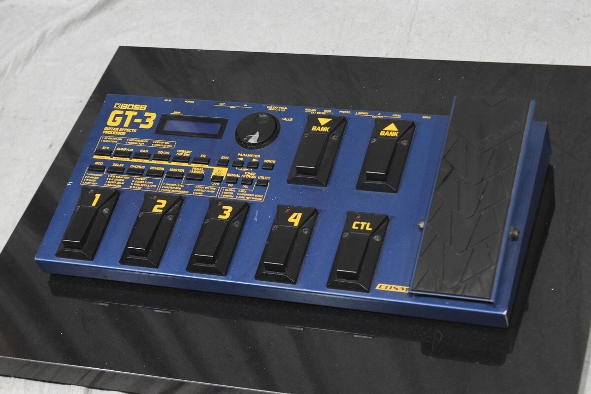 BOSS GT-3 Guitar Effects Processor with adapter