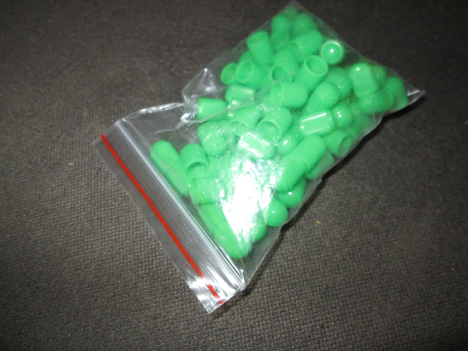 lot of 4 + spare = 5 new Kia Sportage etc. green car tire air caps