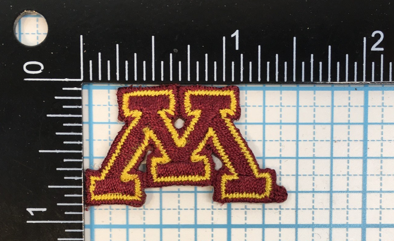 MINNESOTA GOLDEN GOPHERS NCAA COLLEGE VTG 1.5" LETTER M TEAM LOGO PATCH M41