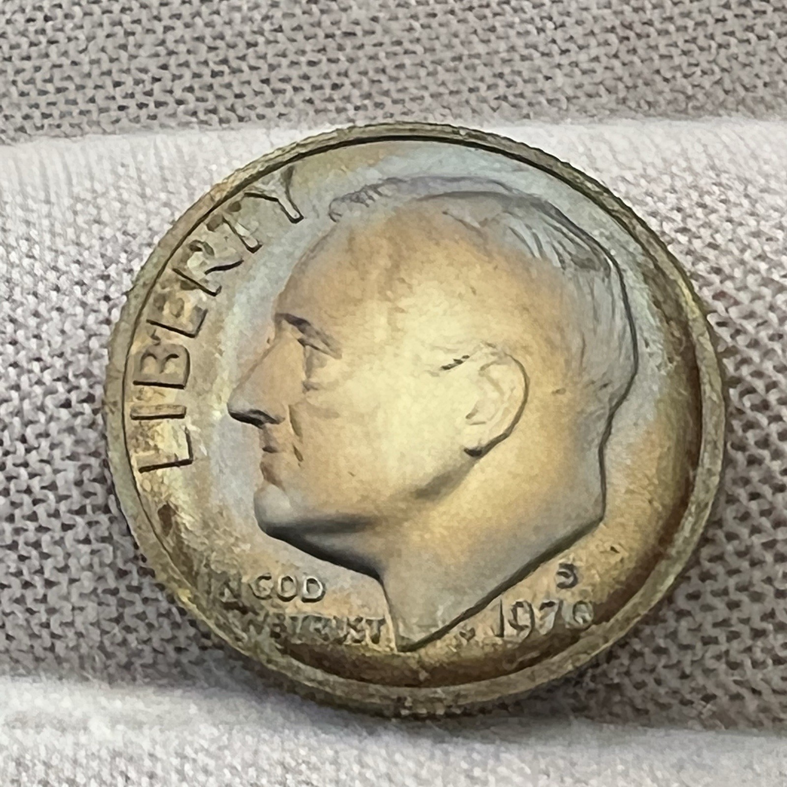 1970-S Roosevelt Dime Multi-Toned Cameo Proof receive coin pictured #5799