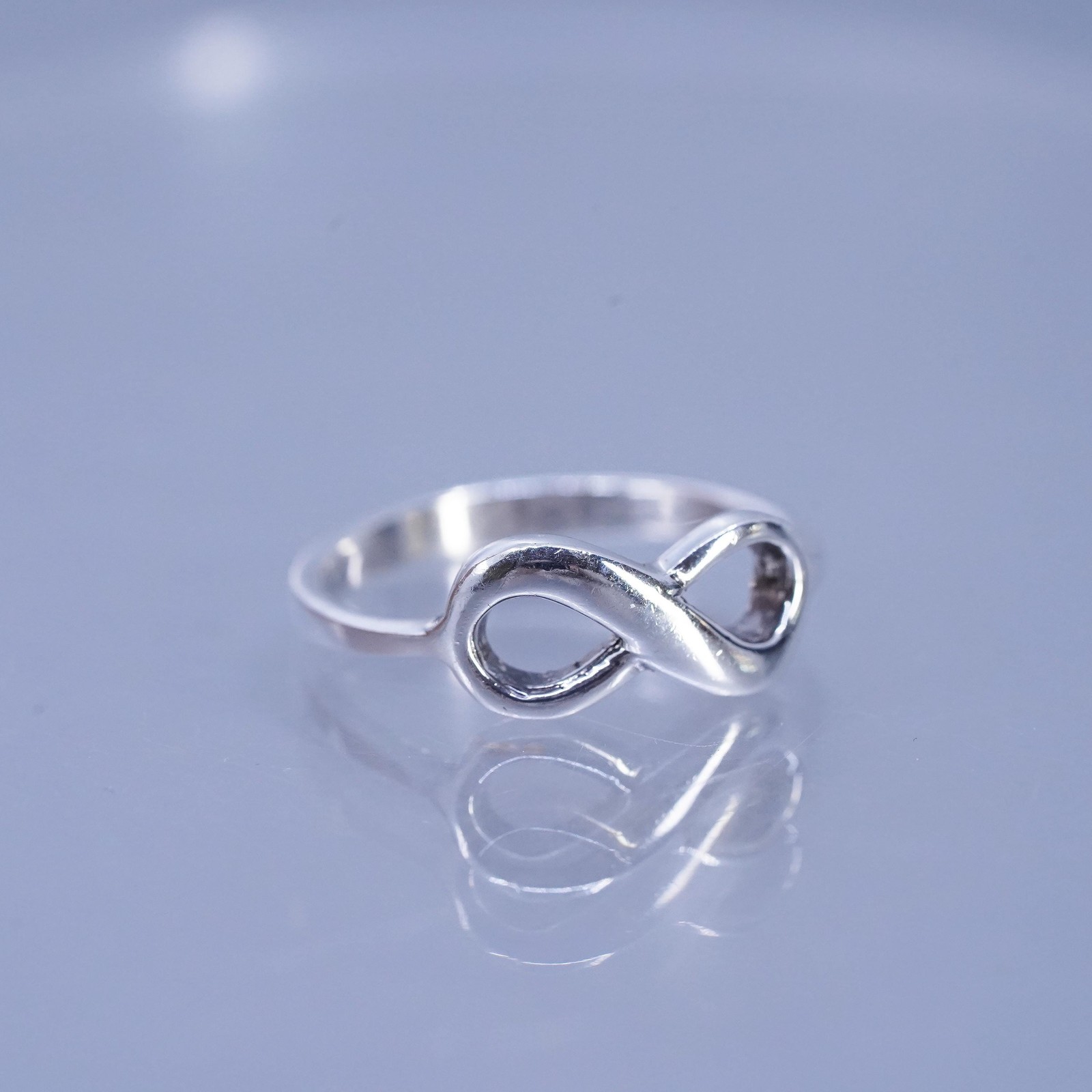 Size 7.25, vintage Sterling 925 silver wedding ring, infinity endless loop band