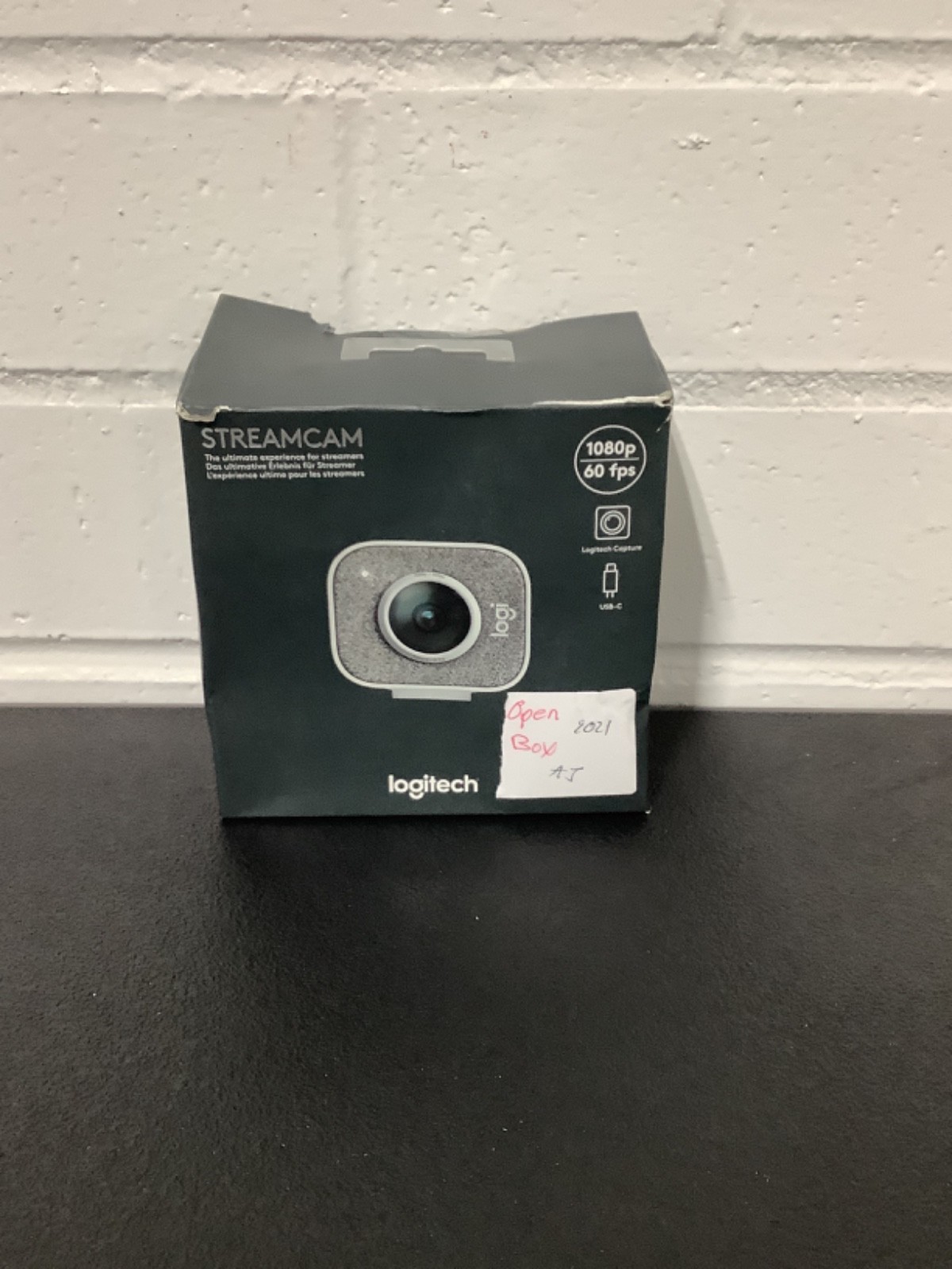 Logitech StreamCam Webcam Model BU0054 - White NOB