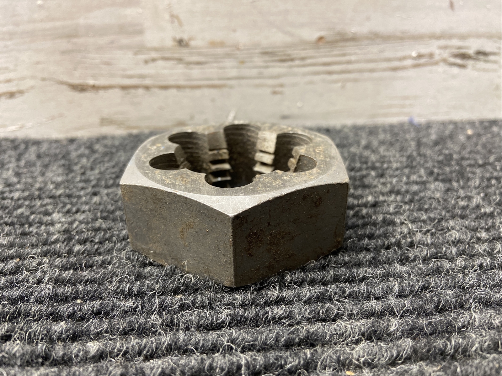 Used DTC 1-3/8"-6 Hss Adjustable Round Split Die Chase
