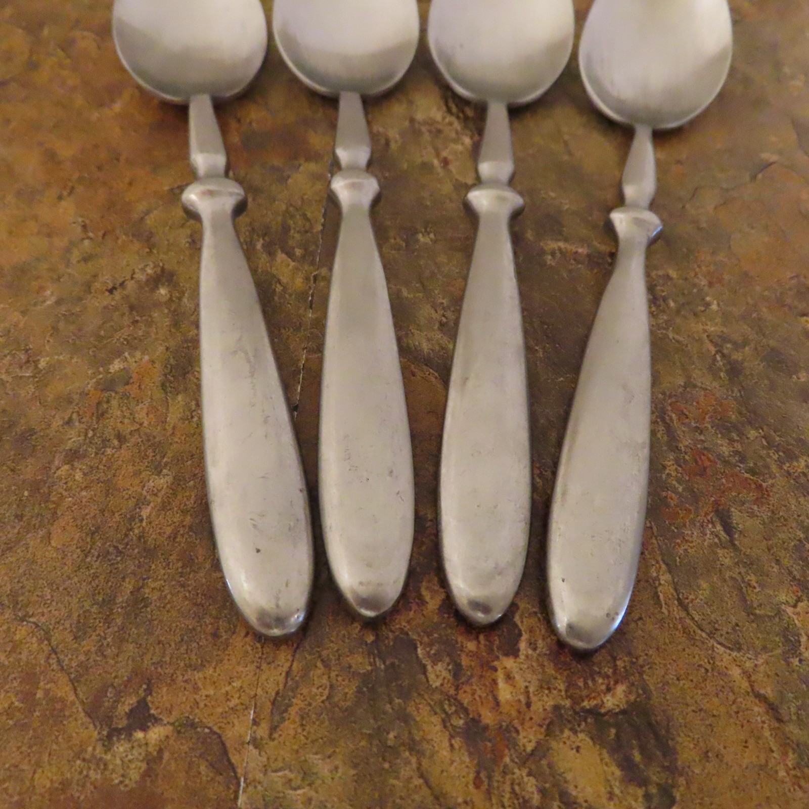 Hampton Bistro Set of 4 Teaspoons Spoons Silversmiths Stainless Flatware Lot E