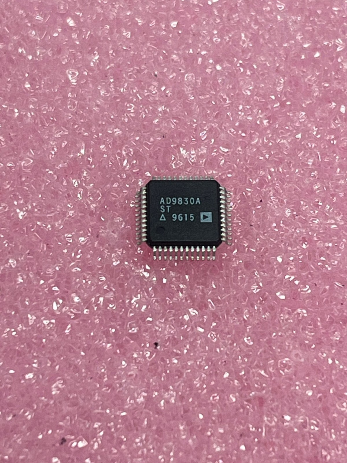 Analog Devices AD9830AST FREQUENCY SYNTHESIZER, CMOS, QFP 48PIN, PLASTIC - NEW!