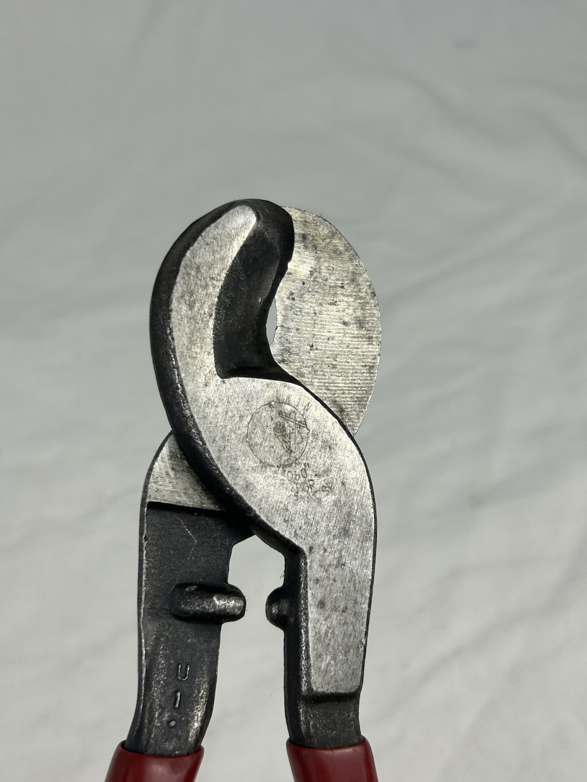Klein Tools 63050 9-1/2" High Leverage Cable Cutters Pliers
