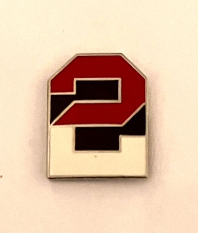 SECOND U.S. ARMY WWII HAT or LAPEL PIN (P281)
