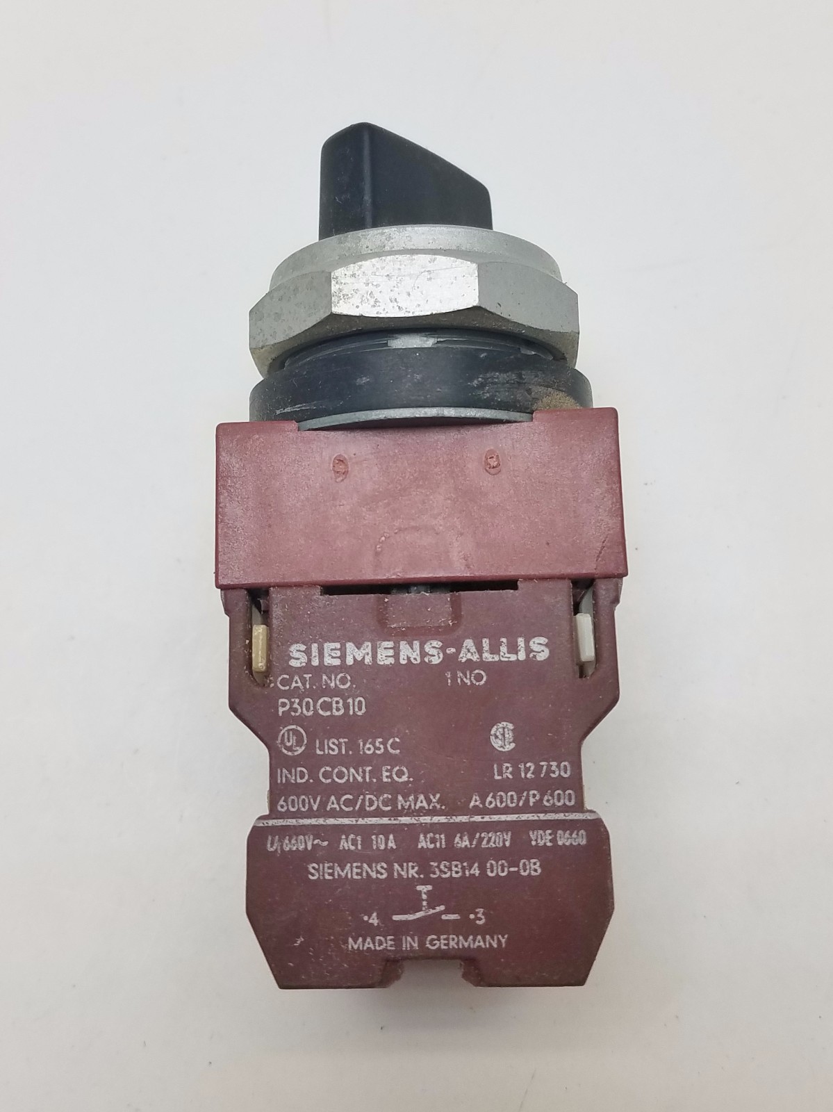 P30CB10 Simens Black selector switch #8146