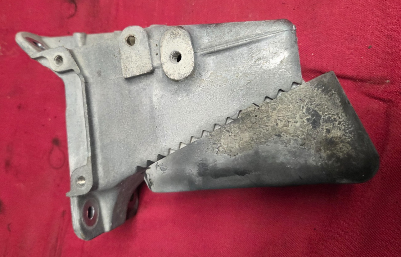 PACCAR  Hood Rest - L85-6130  , Aluminum hood rest w/ rubber stop