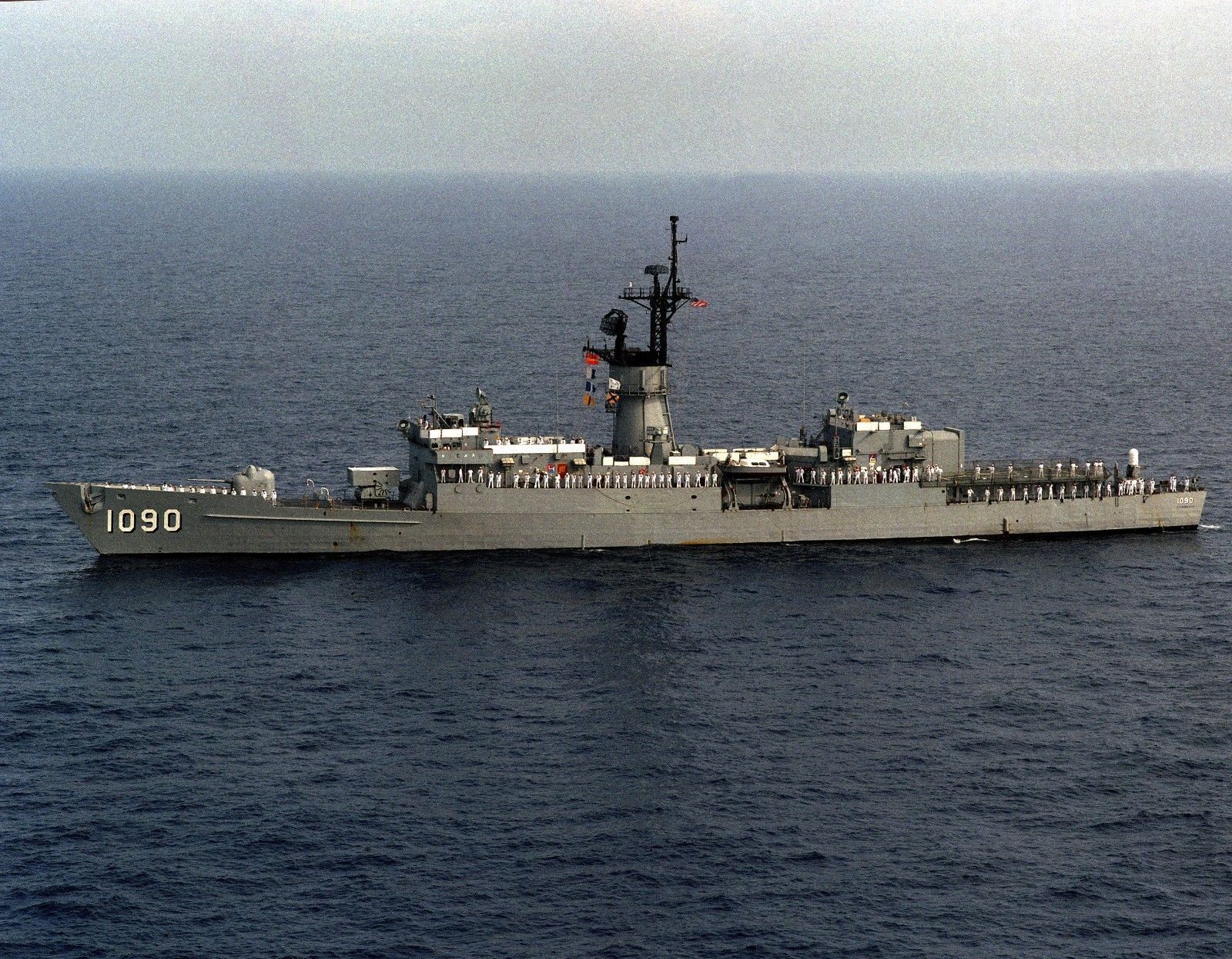 USS AINSWORTH 8X10 PHOTO FF-1090 NAVY US USA MILITARY KNOX CLASS FRIGATE SHIP