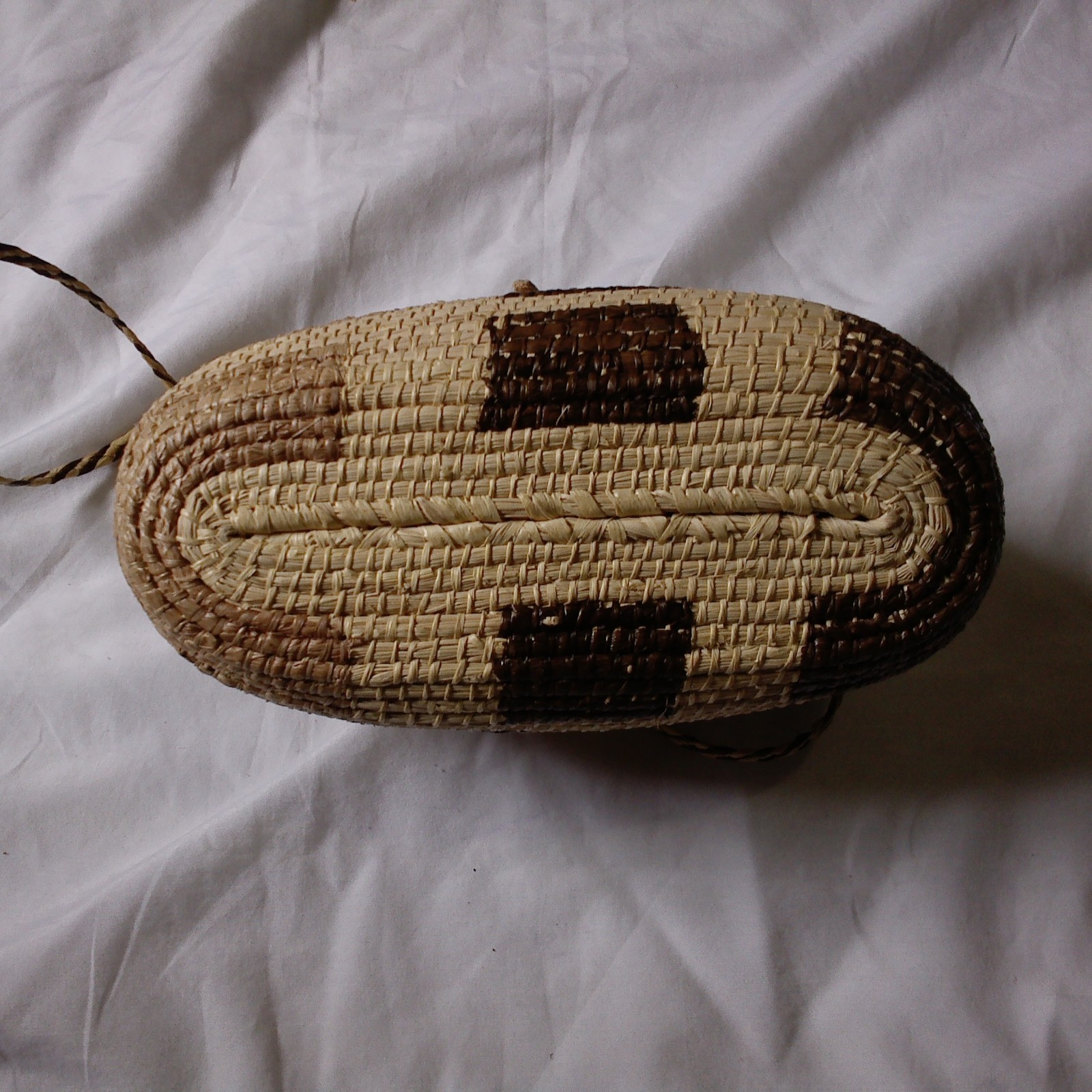 Handwoven Vtg Hanging Basket Natural Grasses Geometric Pattern