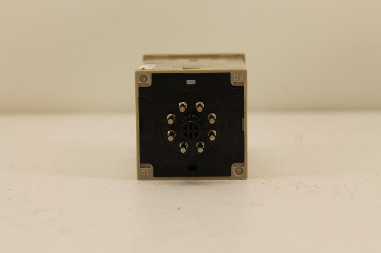 Omron H3CA-8 Timer