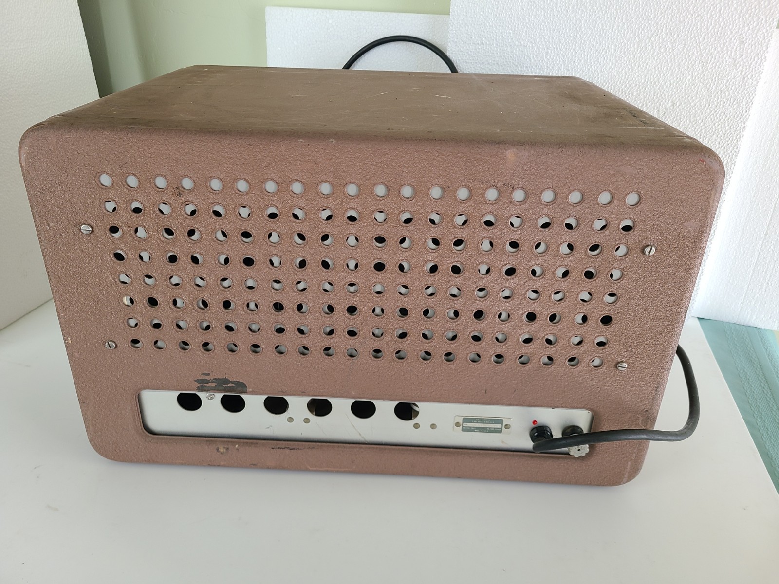 Hewlett Packard 650A Test Oscillator Unit, Powers Up, UNTESTED