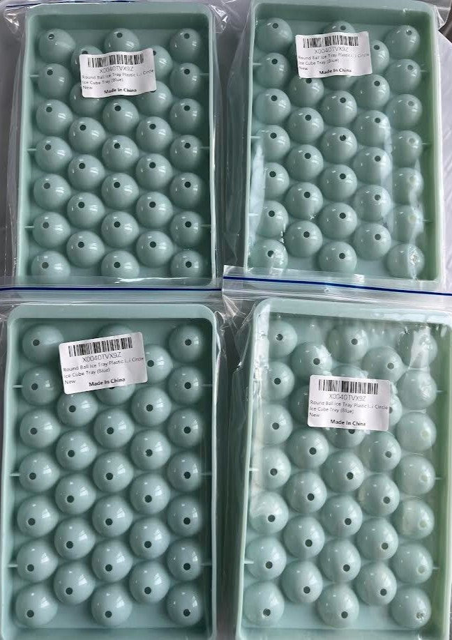 4 Round Ice Cube Trays With Lids-Makes 33 Ice Cubes Per Tray *NEW & IN PACKAGE*