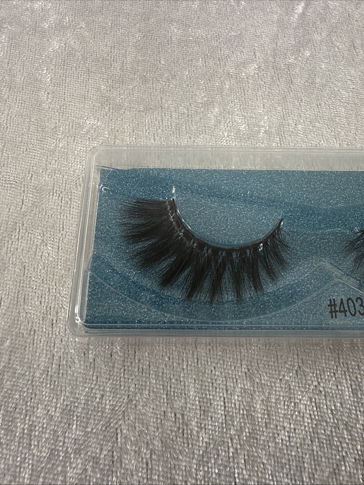 false eyelashes #403