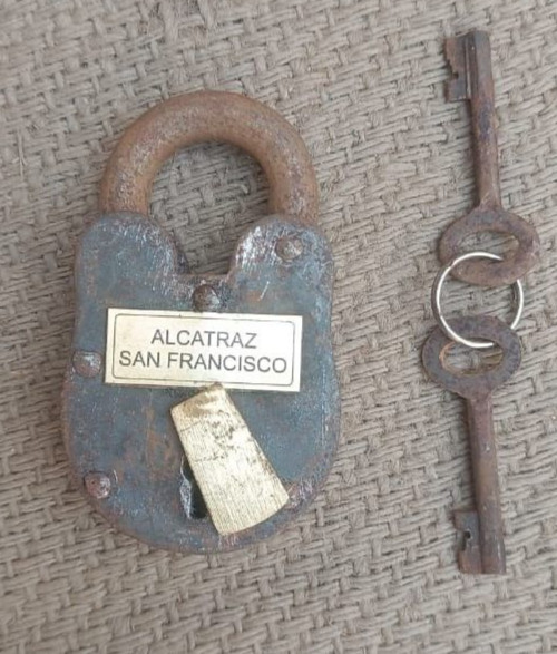 Padlock  Heavy 4'' Alcatraz San Francisco with 2 Key Antique Style