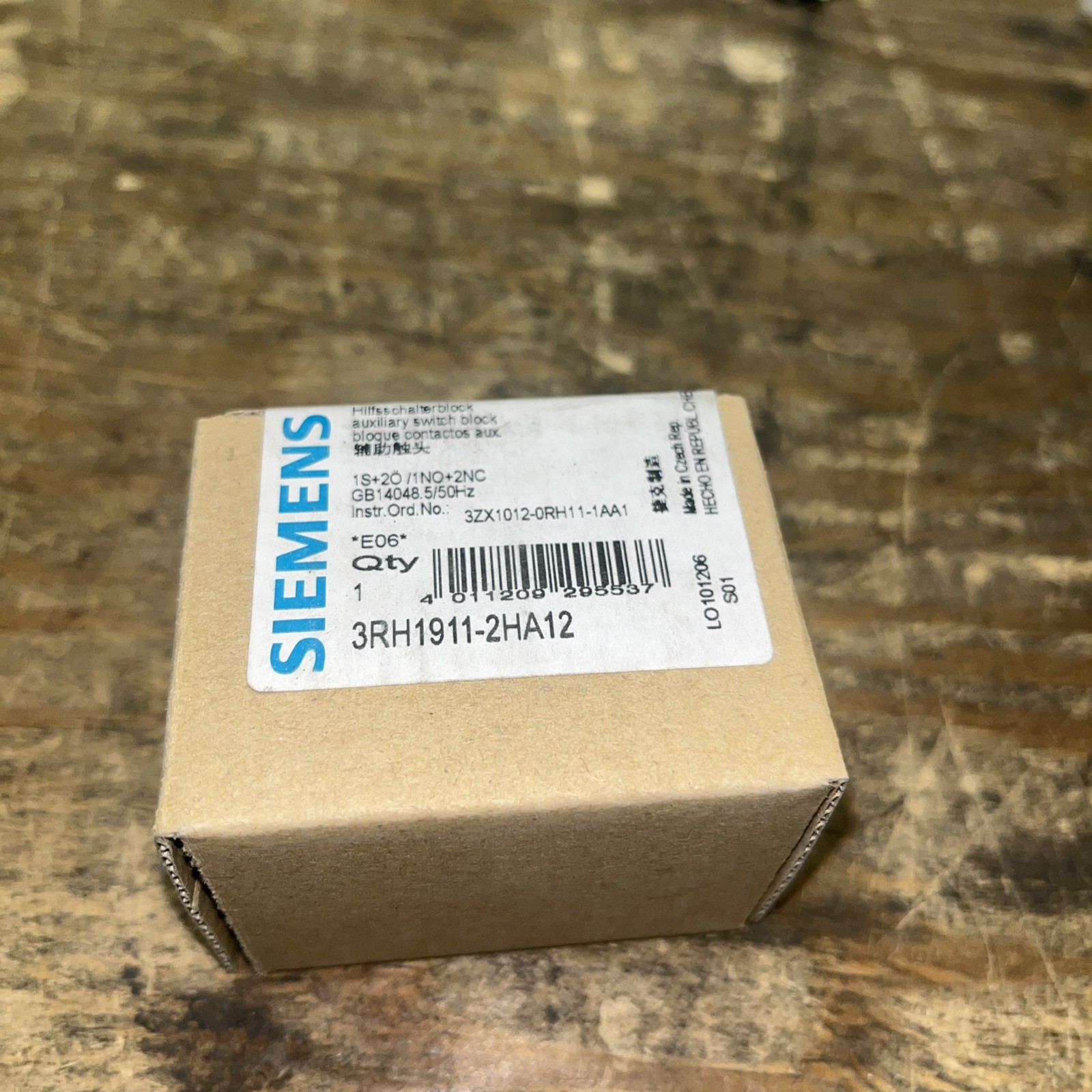 Siemens #3RH1911-2AHA12, NOS, HEHI-2698