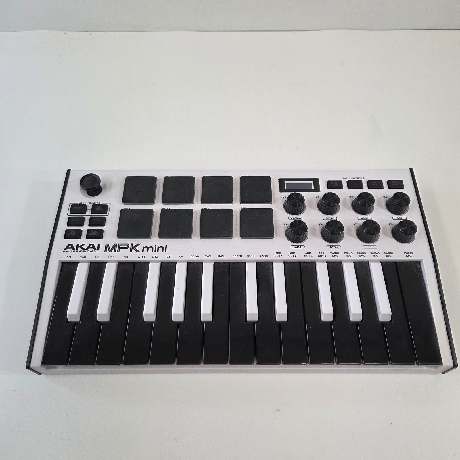 Akai Professional MPK Mini MIDI Keyboard Controller White w/ 37 Black Keys