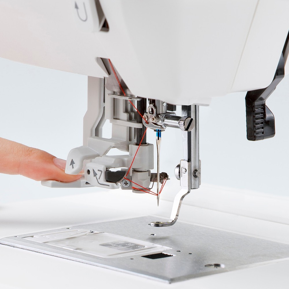 Janome Memory Craft 100E Embroidery / Sewing Machine