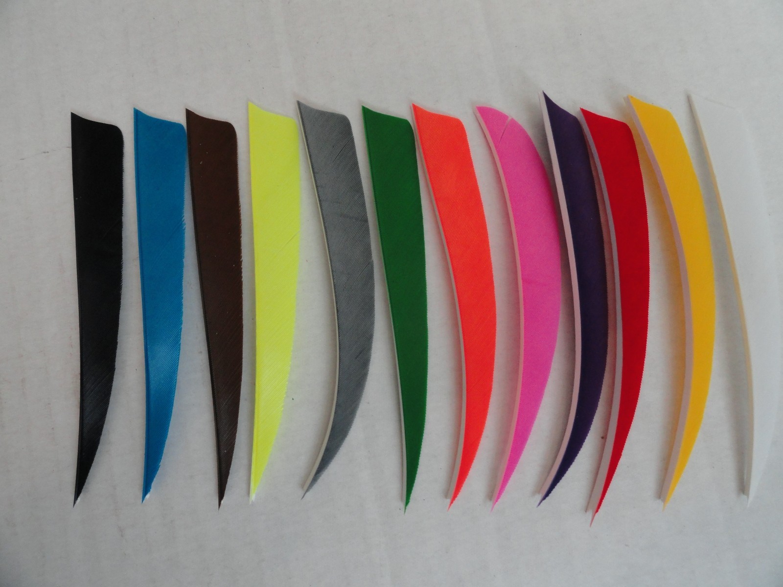 TrueFlight 5" Shield Feathers - 100 Pack, RW or LW