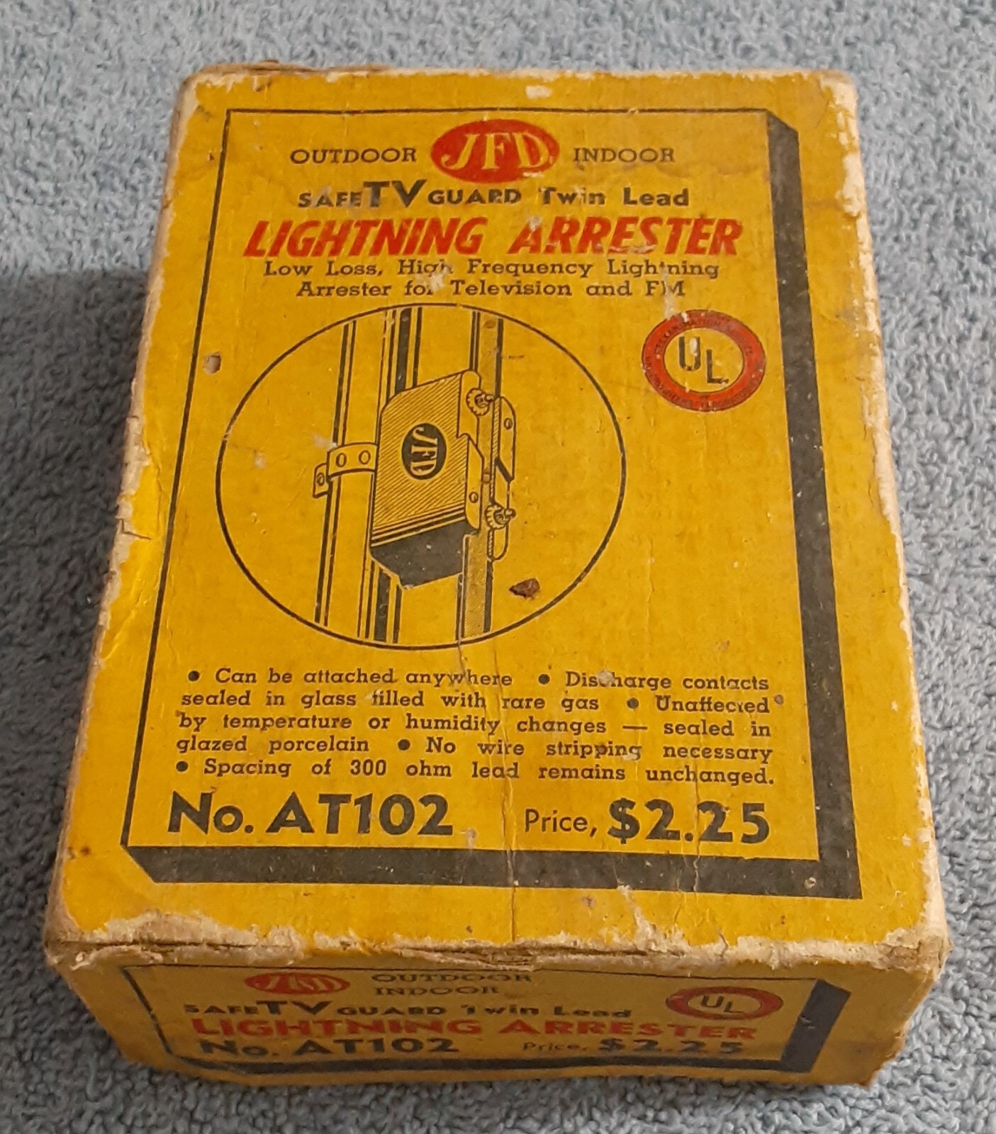 Vintage JFD AT-102 Porcelain Twin Lead RADIO or TV LIGHTNING ARRESTER - NOS