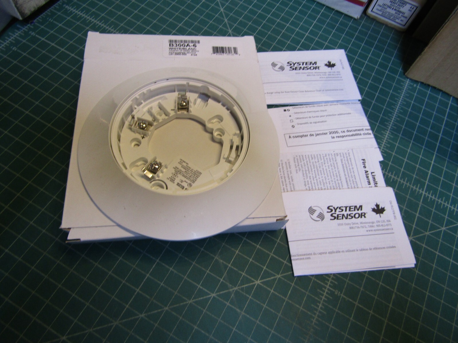 1 – New System Sensor B300A-6 White Detector Base. NEW in Box