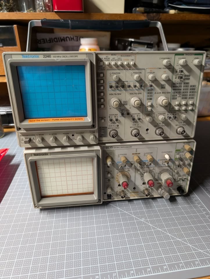 Lot of 2 BROKEN Oscilloscopes: Tektronix 2246  and Tektronix 2235 - PARTS AS-IS