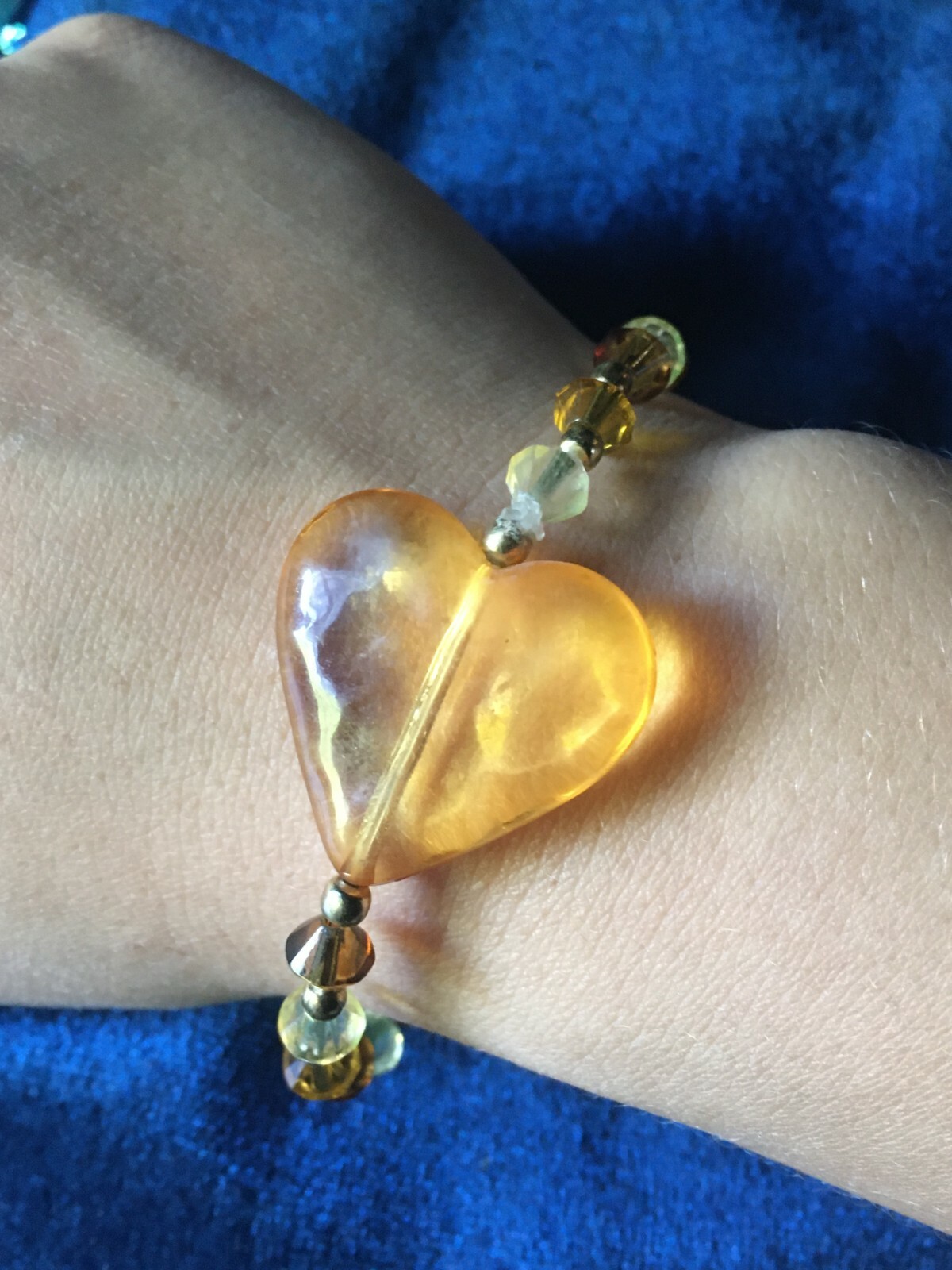 Unsigned Designer Handcrafted Artisan Amber Hues Lucite Heart Stretch Bracelet