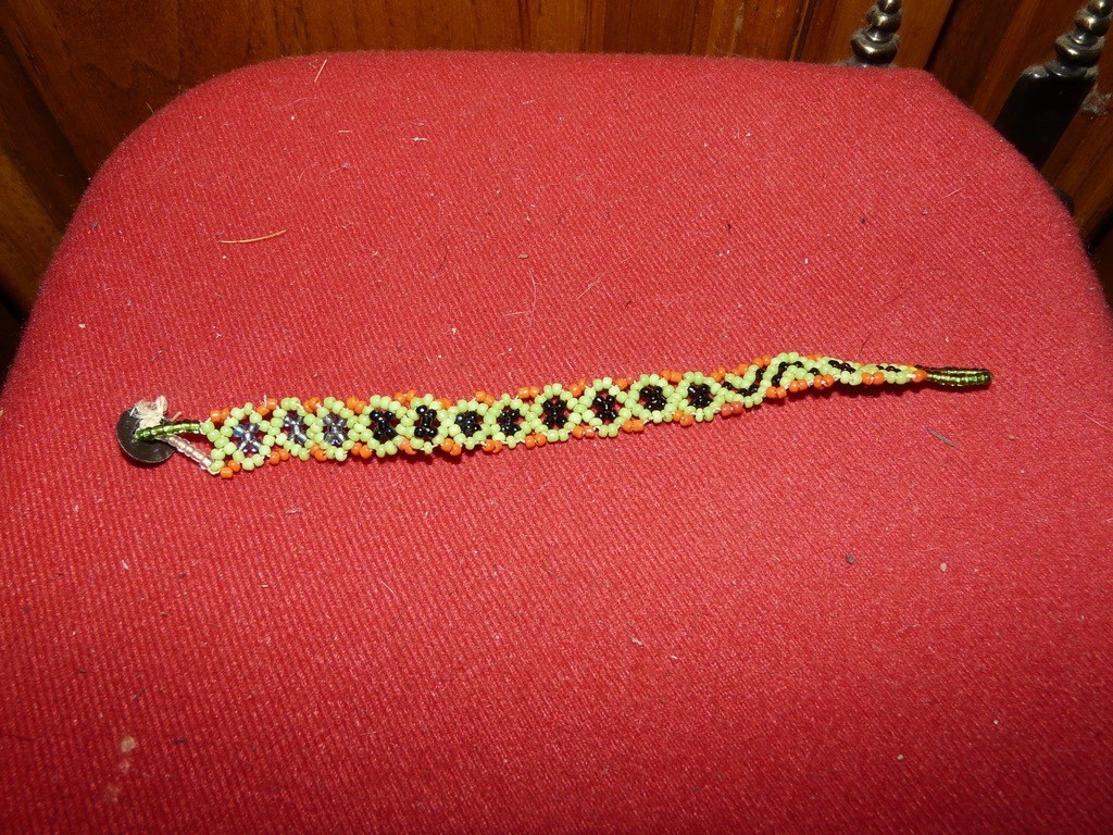 MATSES PERU AMAZON INDIAN SMALL BEAD BRACELET