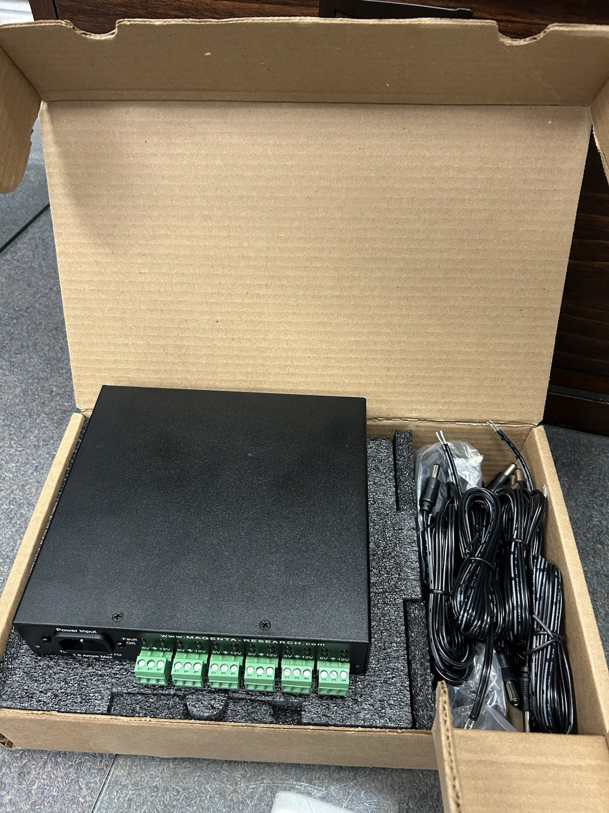 Magenta Mini Dense Pack PS Power Supply Kit for MultiView 6-Outputs 400R3322-01