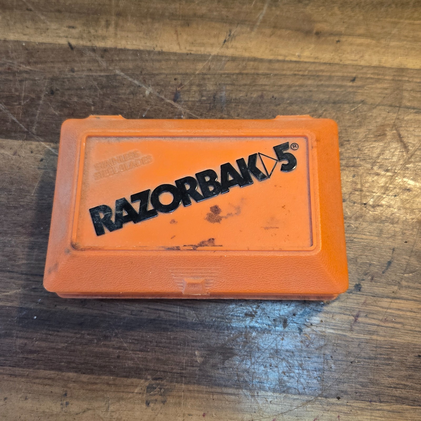Vintage 80s Razorback 5 broadhead (I think only one is but not sure) w box