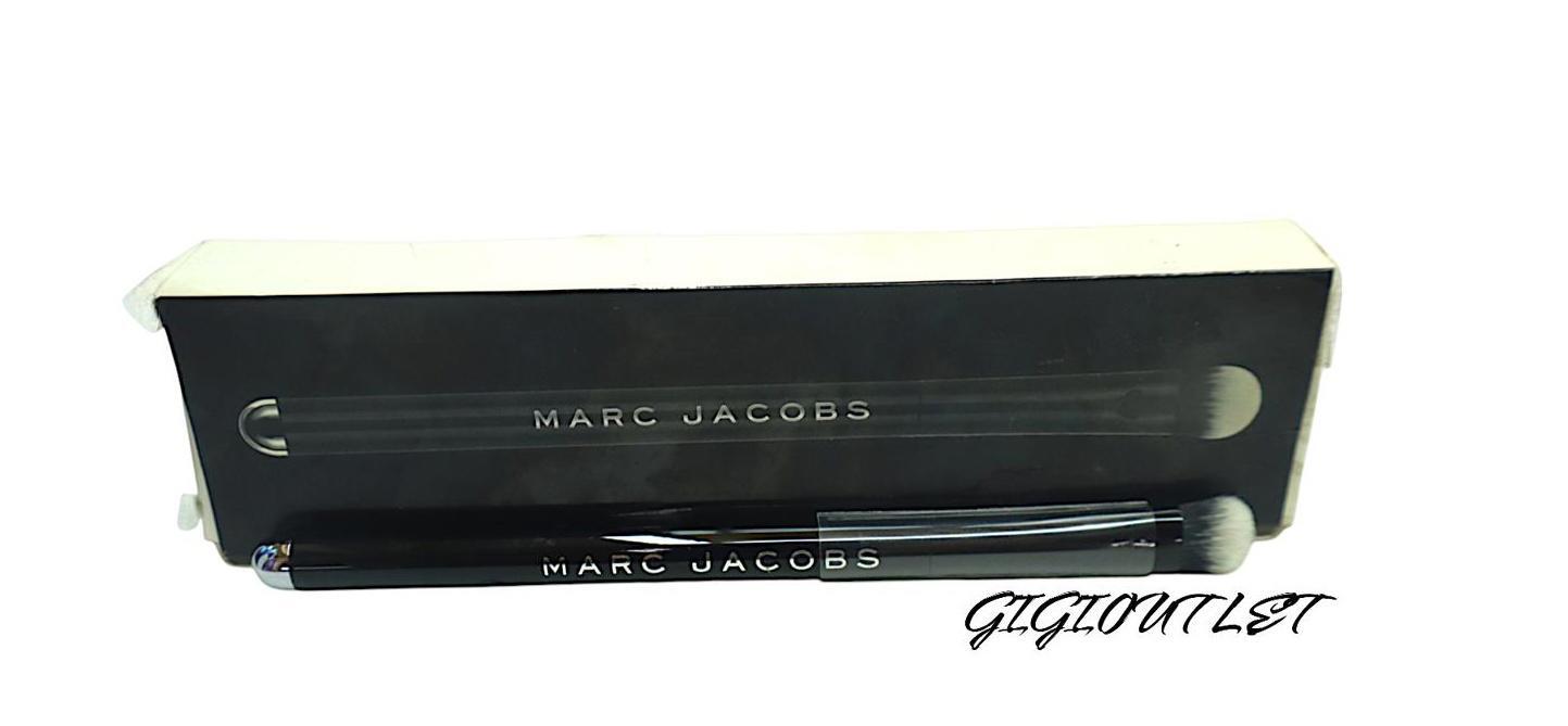 MARC JACOBS ( 14 The Conceal ) Full Cover Correcting Brush.