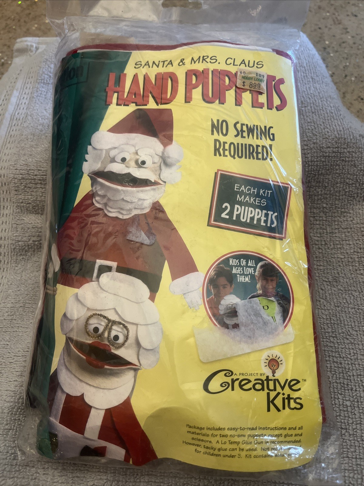 CREATIVE KIT Felt Hand Puppets (2)~Santa & Mrs. Claus, NO SEWING, NIP