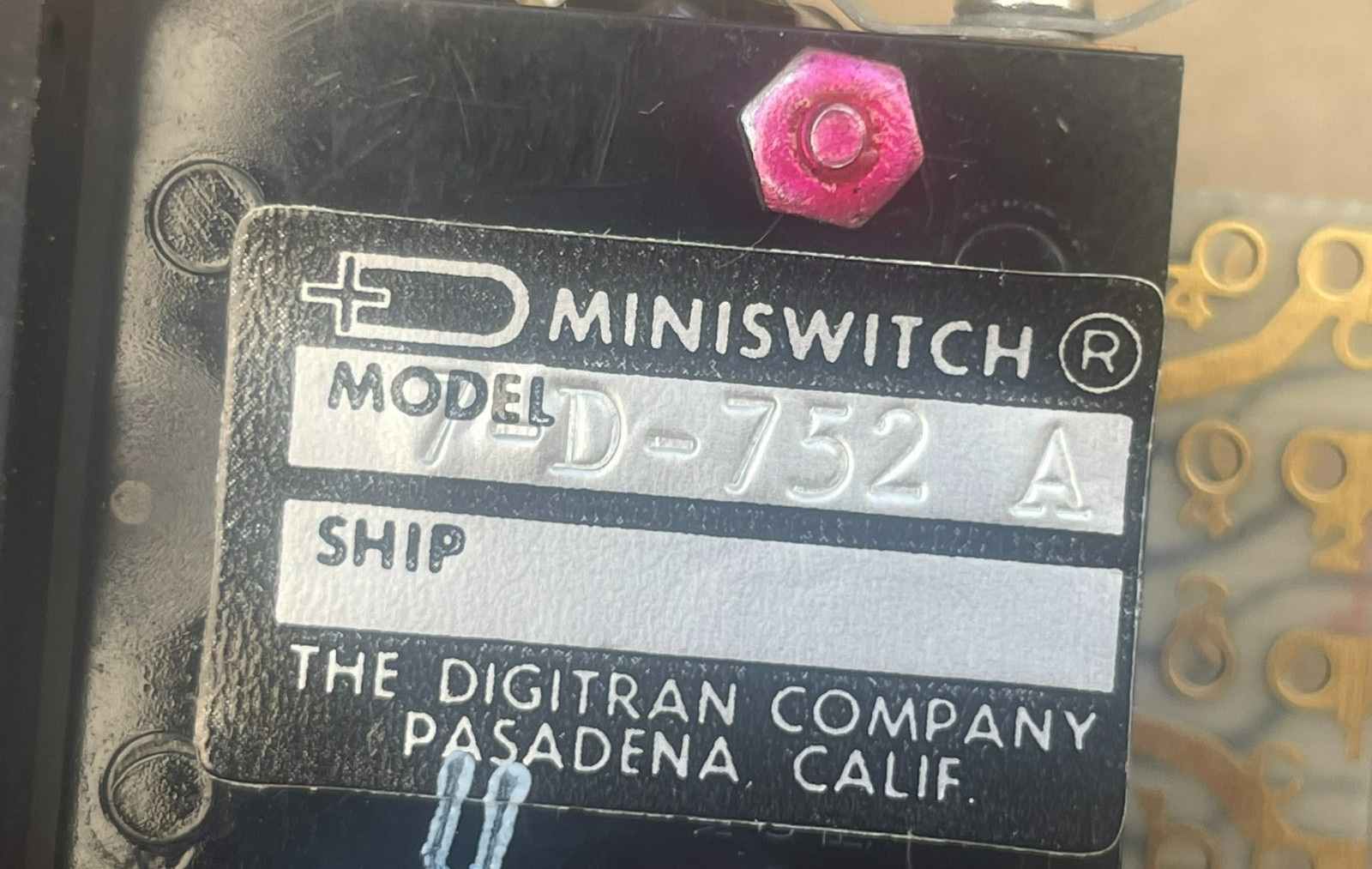 The Digitran Company Miniswitch Model 7-D-752 A