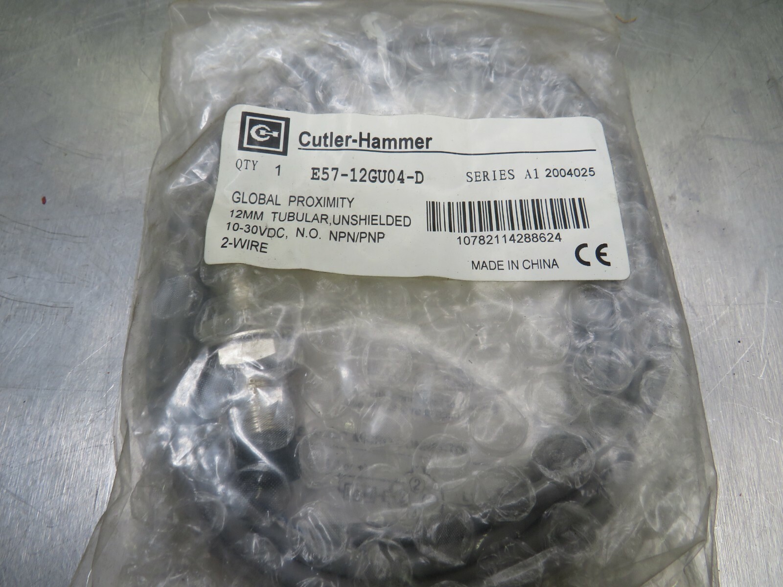 Cutler Hammer E57-12GU04-D Sensor