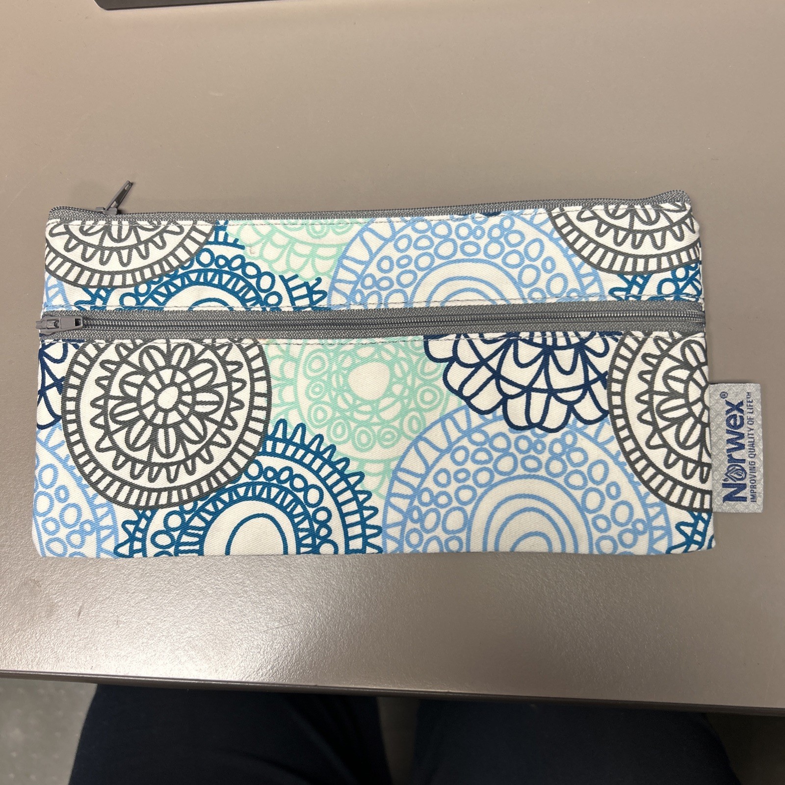 Norwex Reusable Wet Wipes Microfiber Cloth Zipper Travel Bag Pouch