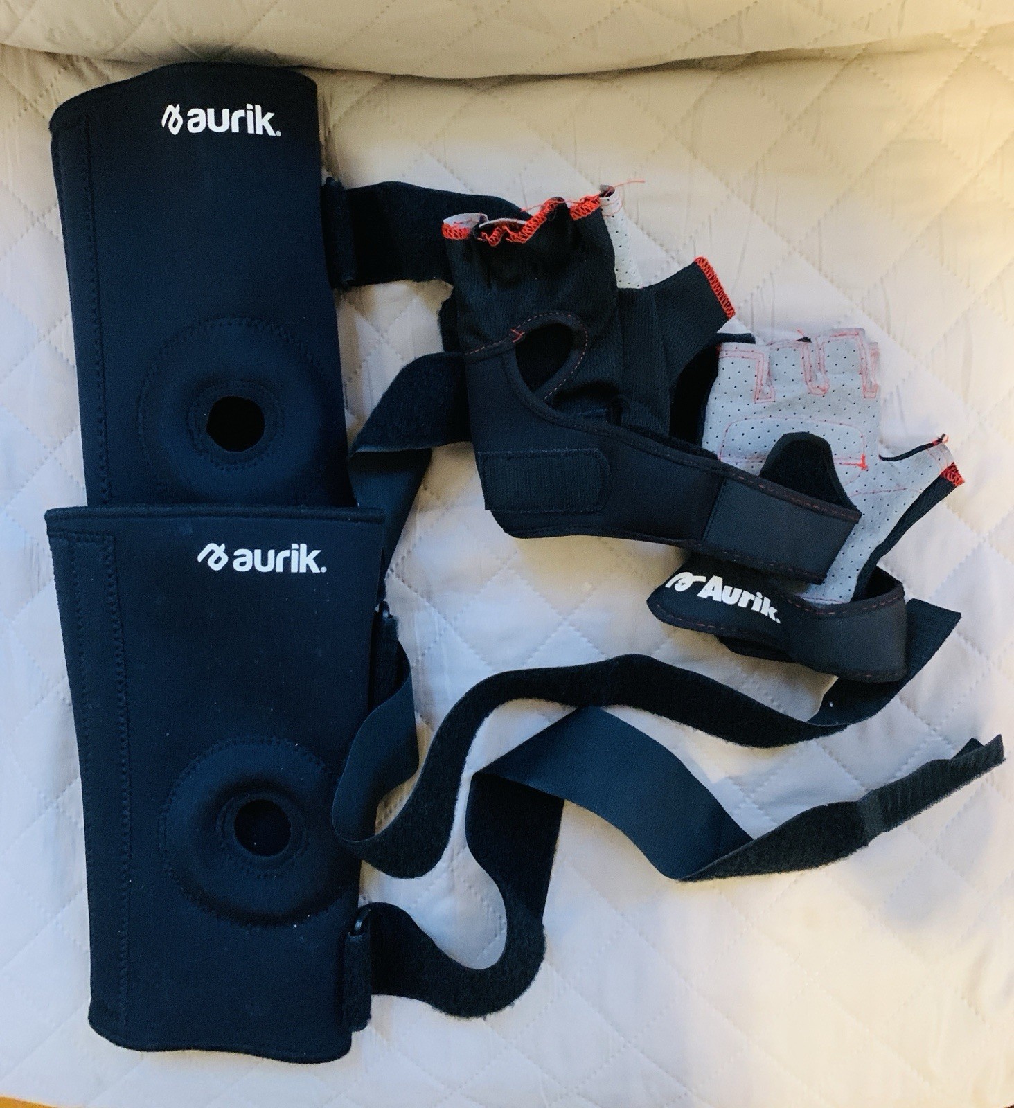 Aurik Bundle Black Knee Protector L And Black Gym Gloves XL - Read Description -