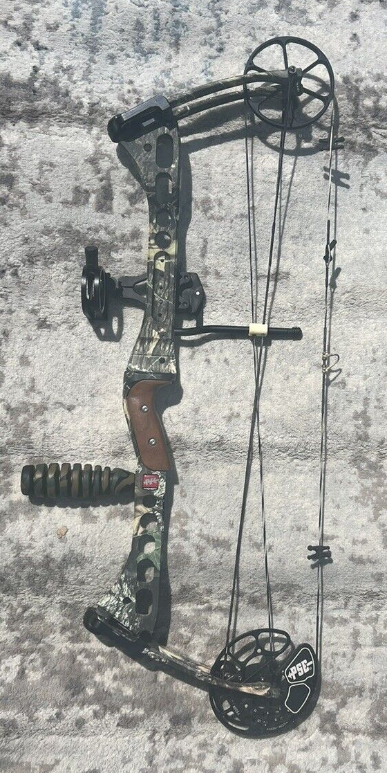 Used PSE compound bow right hand with case & more