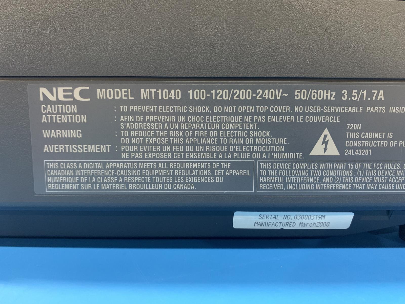 NEC MultiSync MT1040 LCD Projector W/ Power Cord Lamp Hours 977