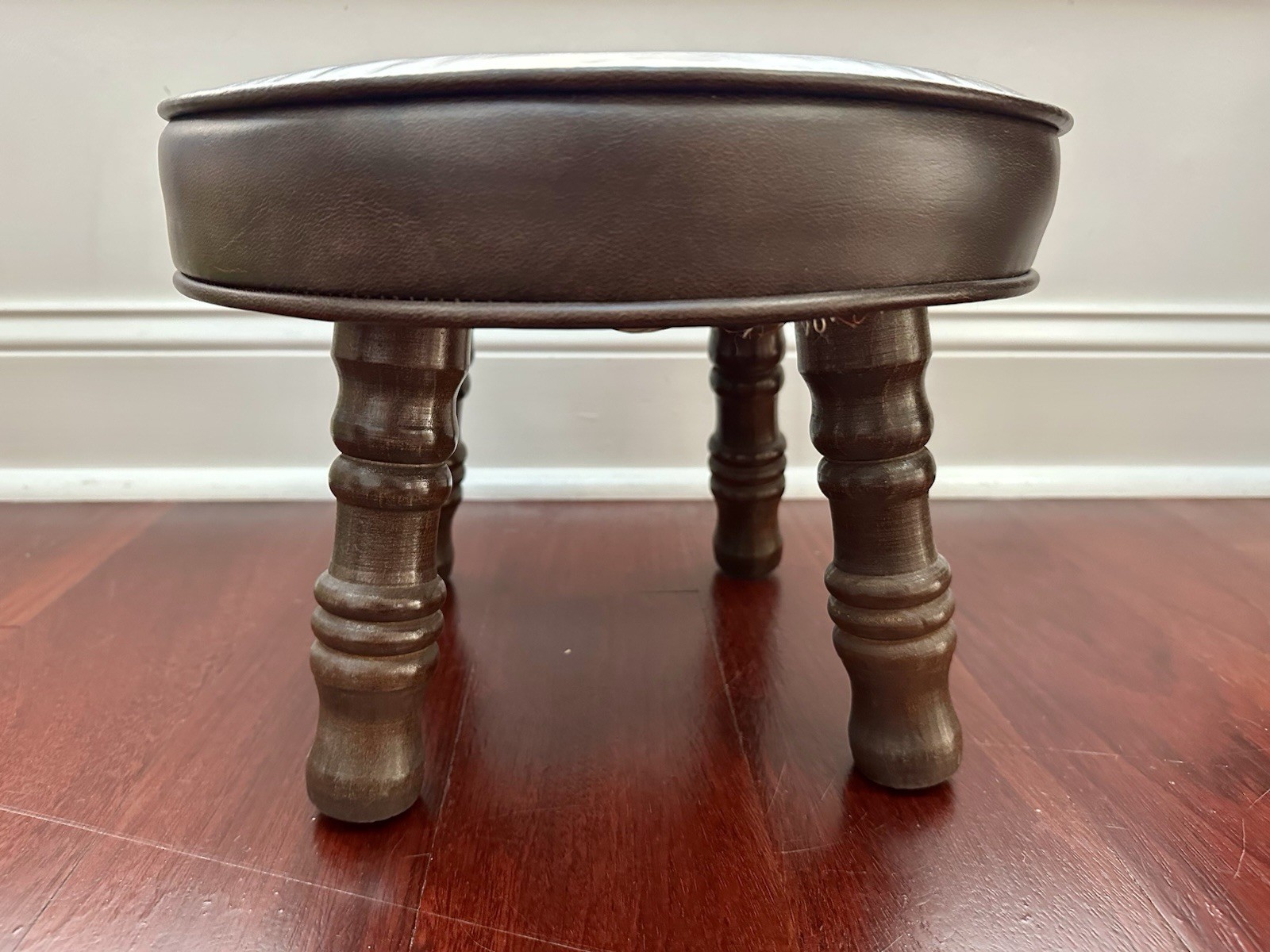Vintage 1985 Dyer Retro Brown Vinyl Wood Footstool With Wood Legs