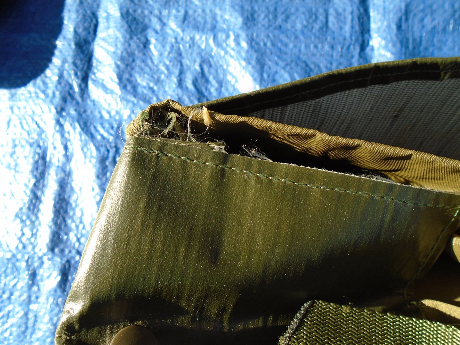 VGC Czech M85 Shoulder Bag Vinyl Green